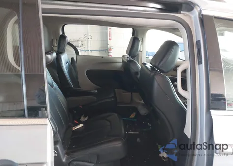 2021 Chrysler Voyager Lxi из США, поврежденный, VIN 2C4RC1DGXMR515823